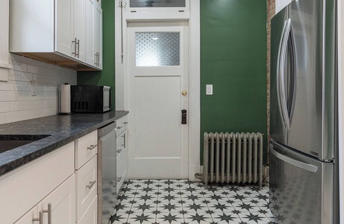 Edgewood House | Spacious 2BR in Quiet Duplex | Near CMU | Frick Park | Downtown