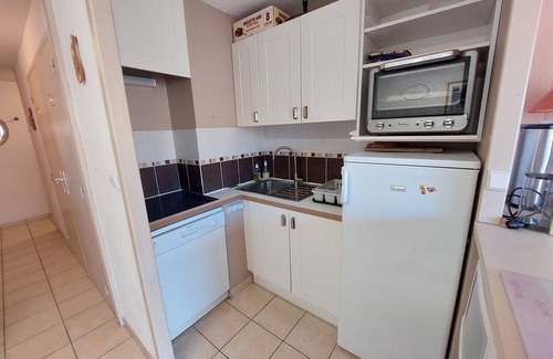 Mont-de-Lans Apartment | Spacious 2P with balcony, close to slopes, pets allowed