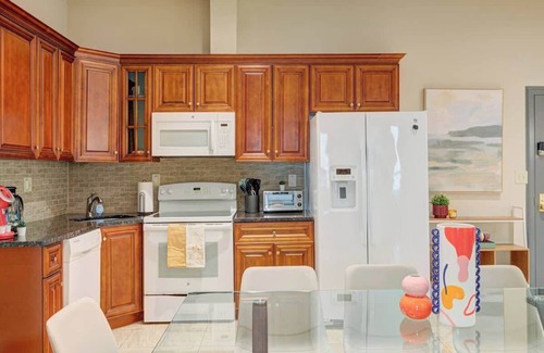 Chinatown Apartment | Spacious 3 BDR | Chinatown | Hosted By StayRafa