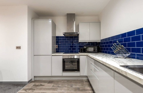 Doncaster Apartment | Spacious 3 Bed Budget Apartment in Doncaster