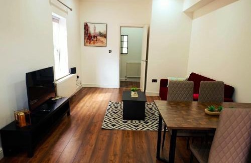 Belvedere Apartment | Spacious 3 Bed flat Belvedere Dartford