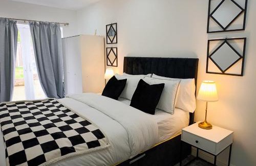 Belvedere Apartment | Spacious 3 Bed flat Belvedere Dartford