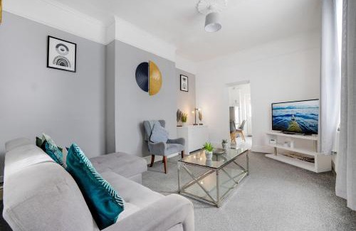 South Shields House | Spacious 3-Bed Home in South Shields, Sleeps 8
