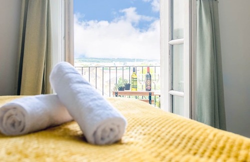 Rochester Apartment | Spacious 3 Bed Maisonette In The Heart Of Rochester