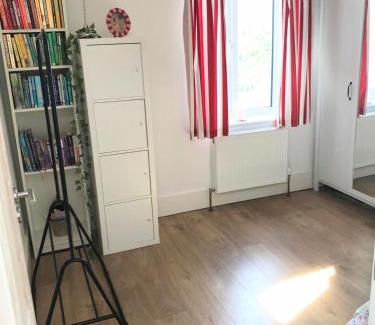 Haroldʼs Cross Apartment | Spacious 3 bed townhouse in Dublin 12