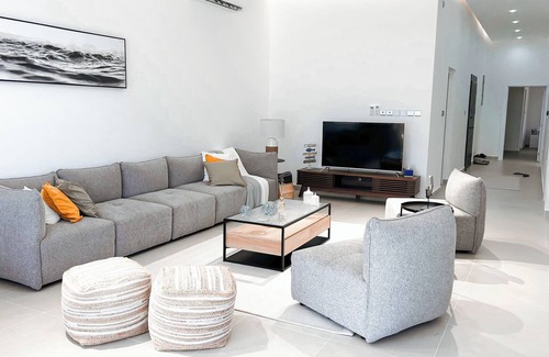 As Sifah House | Spacious 3-bedroom apartment in charming As Sifah with WiFi, AC