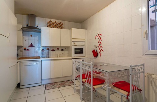 Hendaye Apartment | Spacious 3-bedroom apartment near the beach in Hendaye with parking