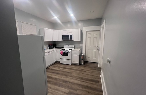 Front Park Apartment | Spacious 3-bedroom apartment- Blue serenity
