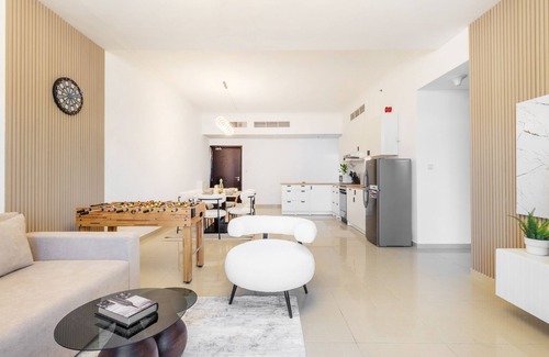 Jabal Ali 2 Apartment | Spacious 3-bedroom apartment in beautiful Dubai with WiFi, AC, fitness room