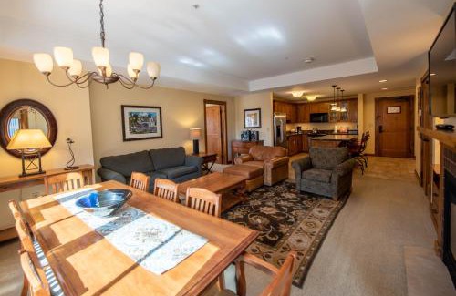 Crested Butte Apartment | Spacious 3 Bedroom Condo with Balcony in Mountaineer Square condo