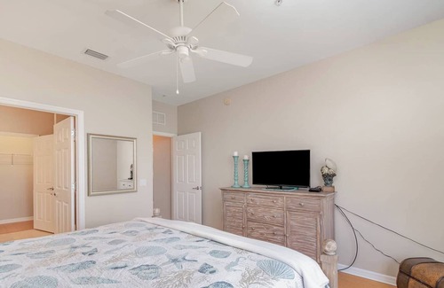Majestic Palms Condo | Spacious 3 Bedroom Condo near Beaches & Shopping- Majestic Palms