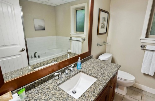 Westbank Apartment | Spacious 3 Bedroom at Barona Beach #5101