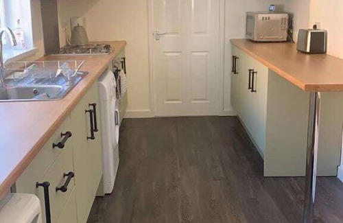 Sunderland House | Spacious 3 bedroom house contractor accommodation