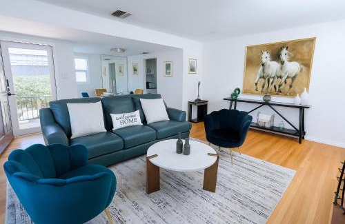 Montebello House | Spacious 3 Bedroom Home Near LA Close to Disneyland, Universal, Free Parking and Yard