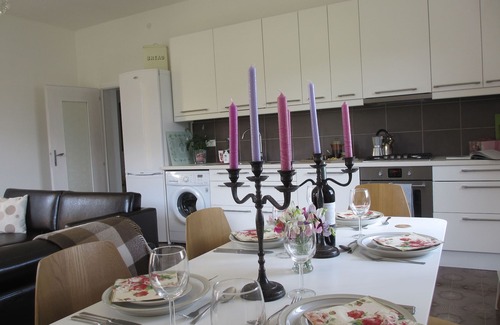 Polinago Apartment | Spacious 3 bedroom self-contained apartment. Swimming pool and stunning views