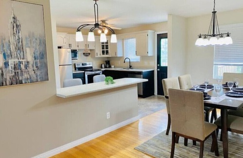 Moncton House | Spacious 3 Beds Home by Magic Mountainn