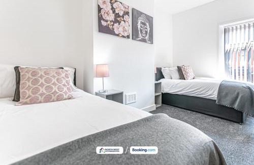 Chorley House | Spacious 3 BR House in PR6 Free Parking & WiFi Sleeps 6