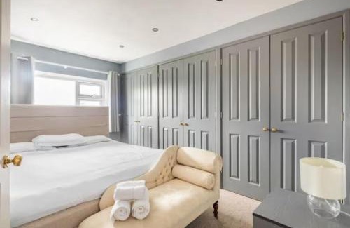 Kidlington House | Spacious 3 BR House Kidlington near Oxford, Airport, Bicester, Blenheim & Cotswold
