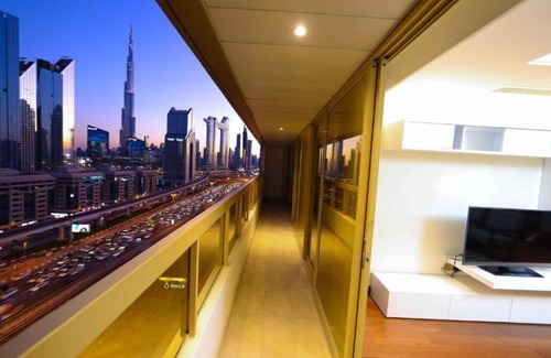 Sheikh Zayed Road Apartment | Spacious 3 BR Near Trade Center Dubai