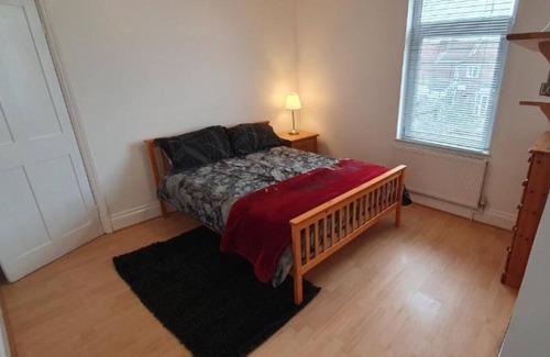 Gosport House | Spacious 3/db Seaside House