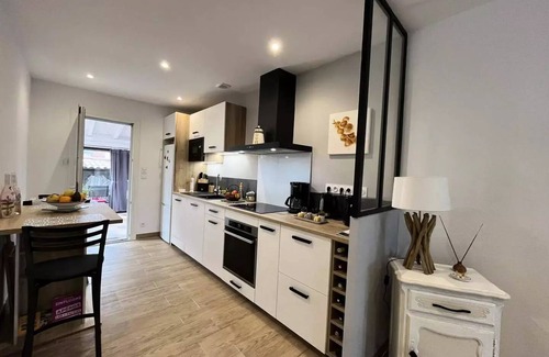 Mediterranee Villa | Spacious 3-bedroom bungalow, air-conditioned, near beach
