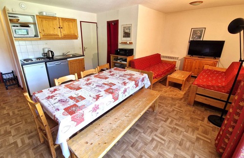 Valfrejus Apartment | Spacious 3-room apt + cabin, 10 ppl, central location, Valfréjus