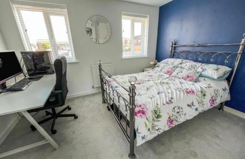 Hetton-le-Hole House | Spacious 3-Storey Home from Home in Hetton le Hole