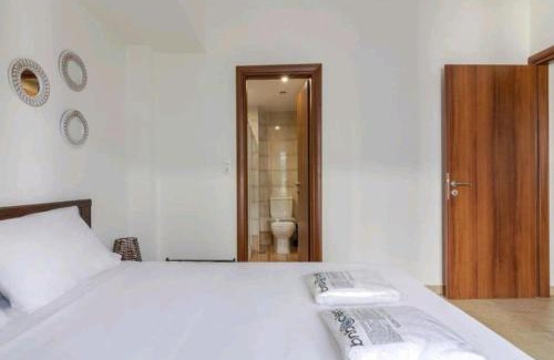 Kinosargous Apartment | Spacious 3bdr apart w/balcony-5 mins to acropolis