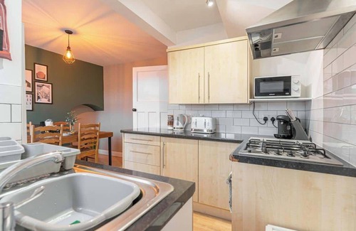 Tatenhill House | Spacious 3bed with parking Near NEC&BHX Airport