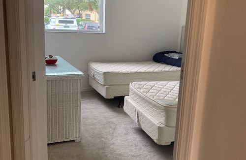 Iona Apartment | Spacious 3bedroom apartment with fitness room pool jacuzzi in Fort Myers Florida
