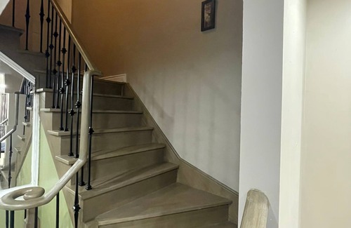 East Credit House | Spacious 3bedroom house