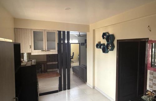 Palani Apartment | Spacious 3BHK Mountain View -walk to palani temple