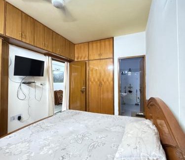 Vidhyadhar Nagar Apartment | Spacious 3BHK Stay with Balcony & Kitchen comforts