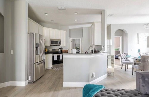 Apopka House | Spacious 3BR 2BA Apopka Vacation Rental. Close to Disney, Universal & Springs