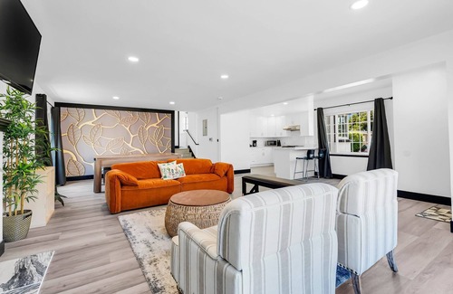 Maxwell Park House | Spacious 3BR 2BA house with WiFi in Oakland
