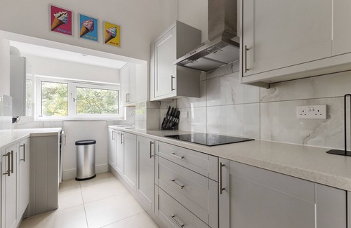 Fortune Green House | Spacious 3BR Flat | 9 Minutes to Kilburn Stn. | ST