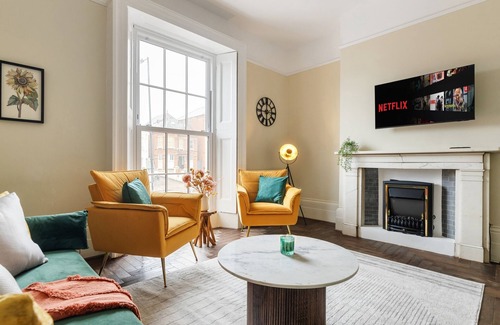 Fortune Green House | Spacious 3BR Flat | 9 Minutes to Kilburn Stn. | ST