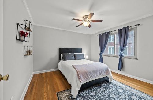 Franklin Park Apartment | Spacious 3BR Home 5 Mins to Airport and Downtown