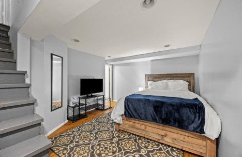 Franklin Park Apartment | Spacious 3BR Home 5 Mins to Airport and Downtown