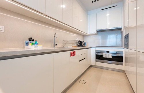 Al Safa Apartment | Spacious 3BR Living, Walking Distance to Dubai Water Canal abd Park