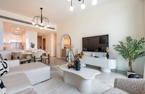 Al Safa Apartment | Spacious 3BR Living, Walking Distance to Dubai Water Canal abd Park