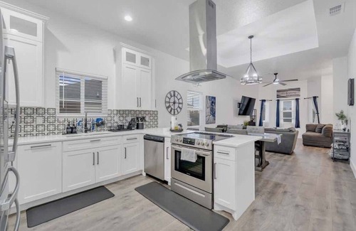 Spring Branch House | Spacious 3BR Retreat | Sleeps 8 | Spring Branch