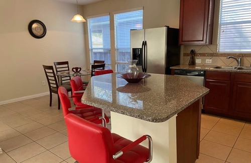 Sterling Ridge House | Spacious 4 bed/2.5 bath House in Spring, Texas