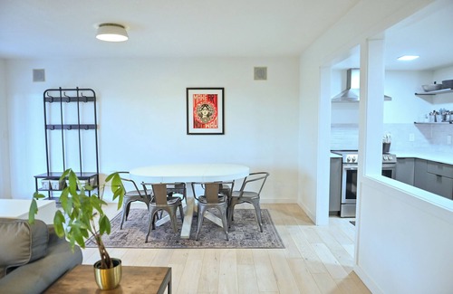 View Ridge House | Spacious 4 bed, 2 bath house in N.E. Seattle with available for the holidays!