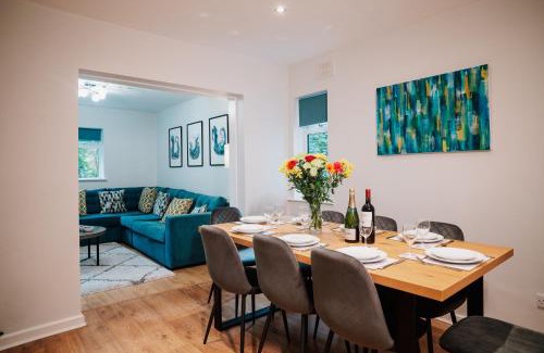 Harborne House | Spacious 4-bed Ample Parking Fast WiFi Contractor Family Friendly