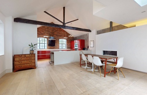 Mile End House | Spacious 4 Bed Home - 5 min walk to 2 Stations