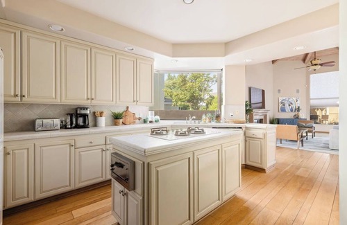 Bolsa Chica-Heil House | Spacious 4-bedroom house in awesome Huntington Beach with Pool/Park/Games