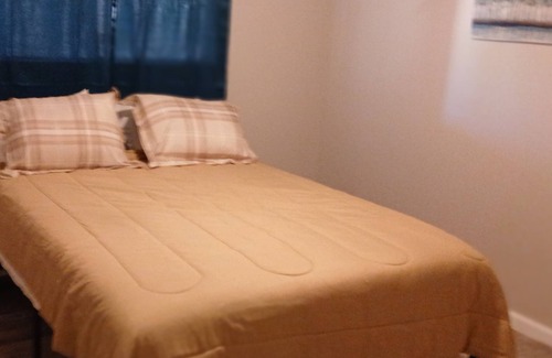 Bay Area House | Spacious 4-bedroom house with WiFi, AC in awesome South Central Corpus Christi