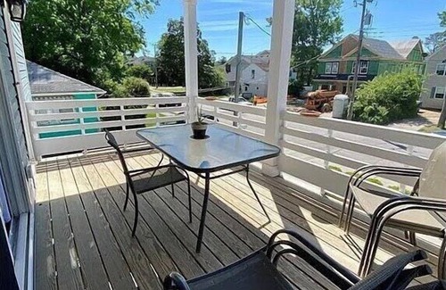 Northeast Virginia Beach House | Spacious 4-bedroom townhome in tranquil Virginia Beach with AC