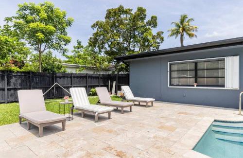 Plantation Villa | Spacious 4 Bedroom 3 Bathroom House with Heated Pool and Outdoor Shower close to FFL Airport and Cruise Port